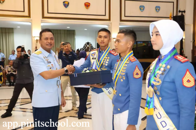 Akademi Angkatan Udara: Pendidikan Perwira TNI AU Terbaik